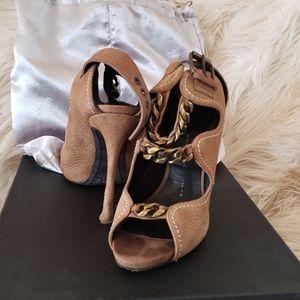 Beautiful Moca Heels Size 8